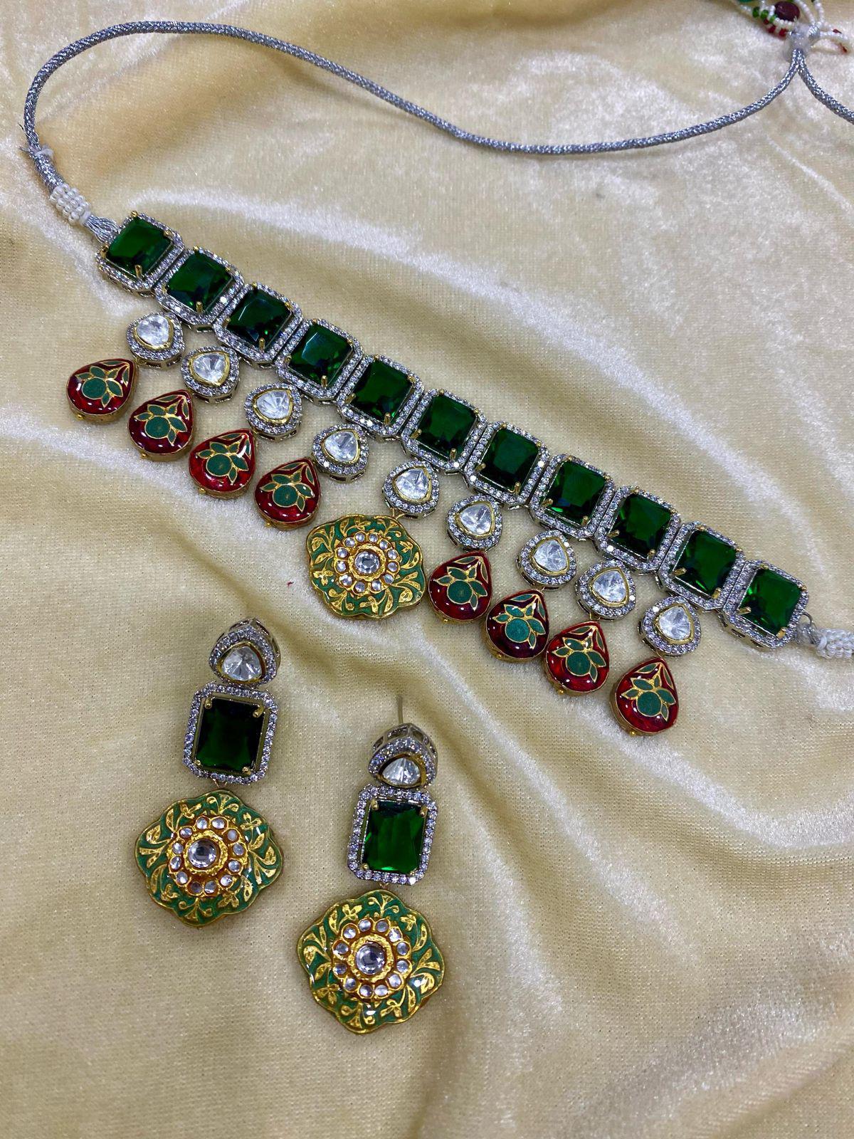 Green red Partaash Choker image 0