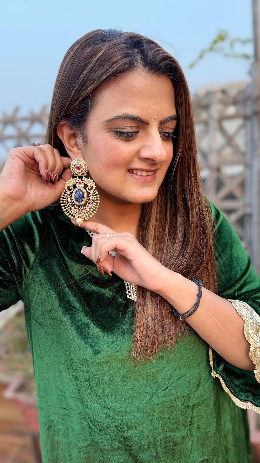 Farah earrings image 0