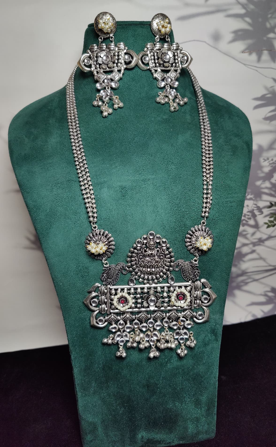 Gouri neckpiece image 3