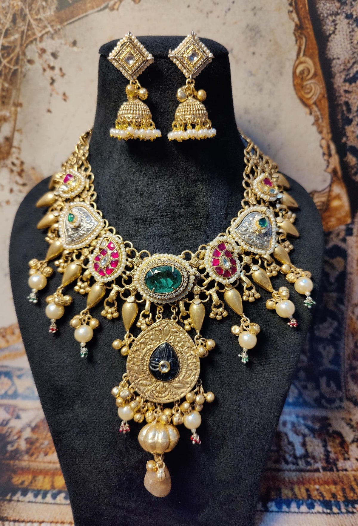Dhruva Neckpiece image 0