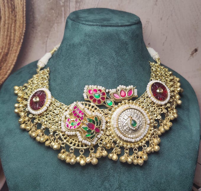 Ahaan 1.0 neckpiece image 0
