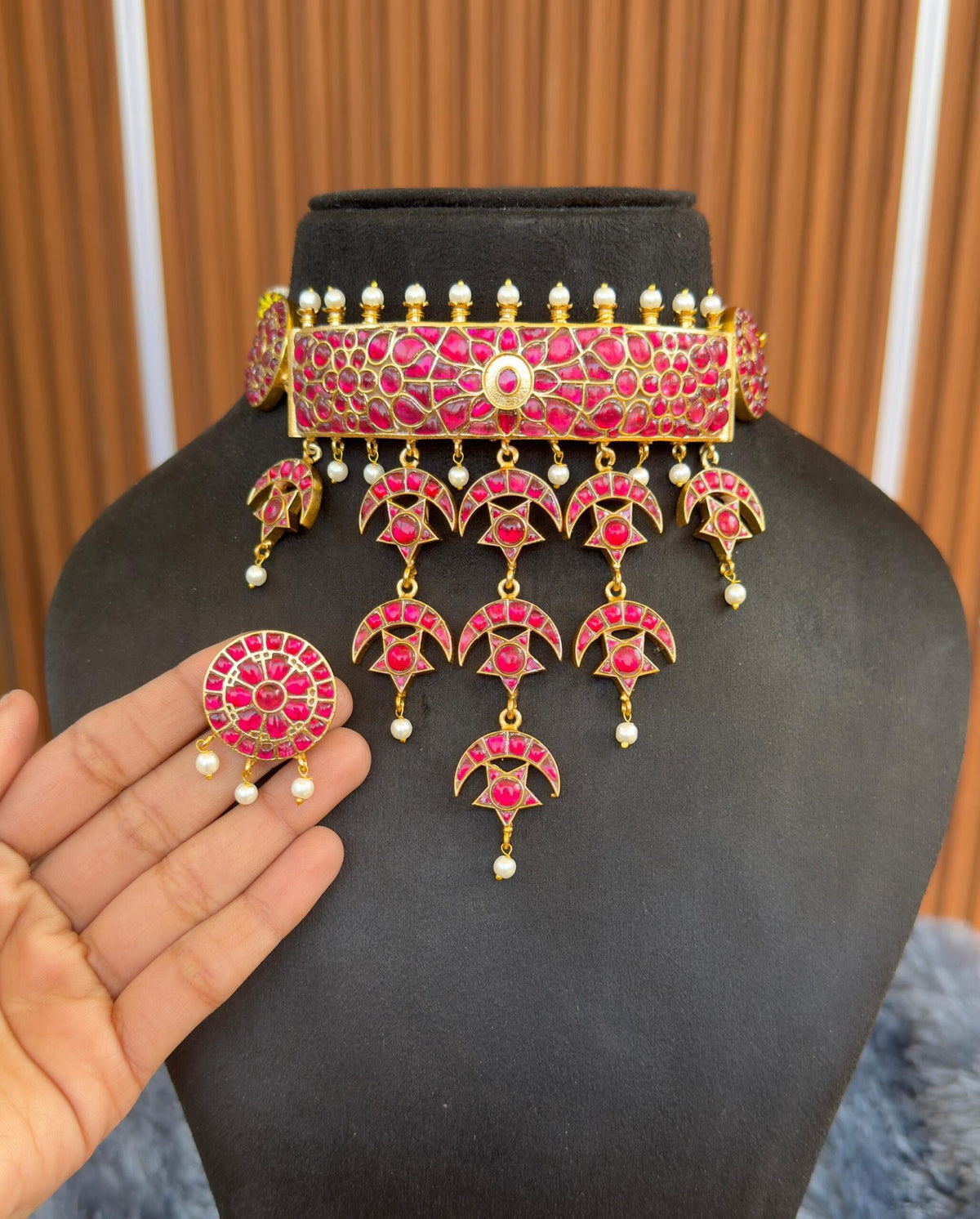 Mehwish choker with earrings image 1