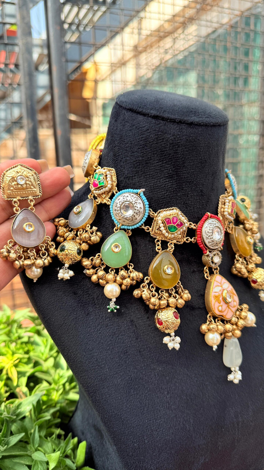 Milli Neckpiece image 1