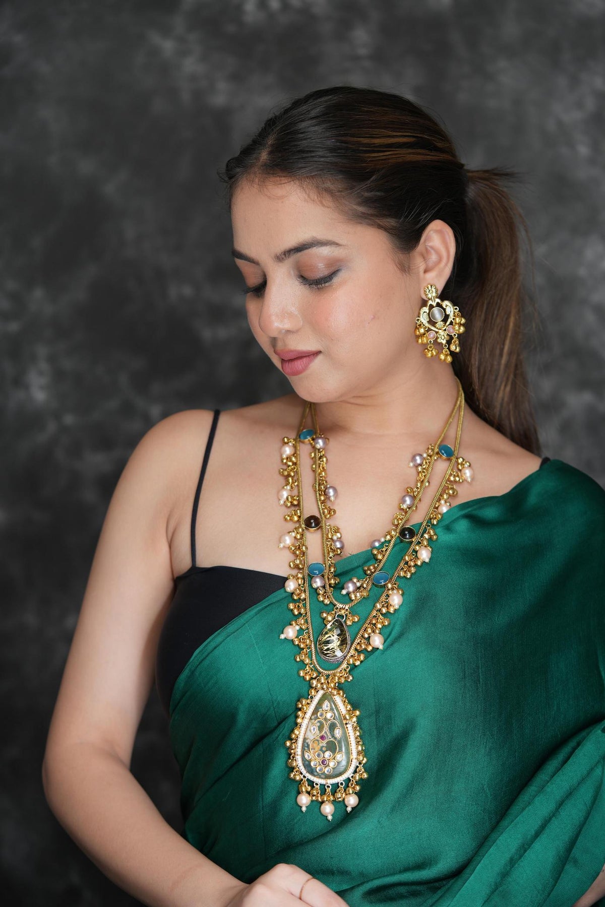 Double layered neckpiece with earrings image 5