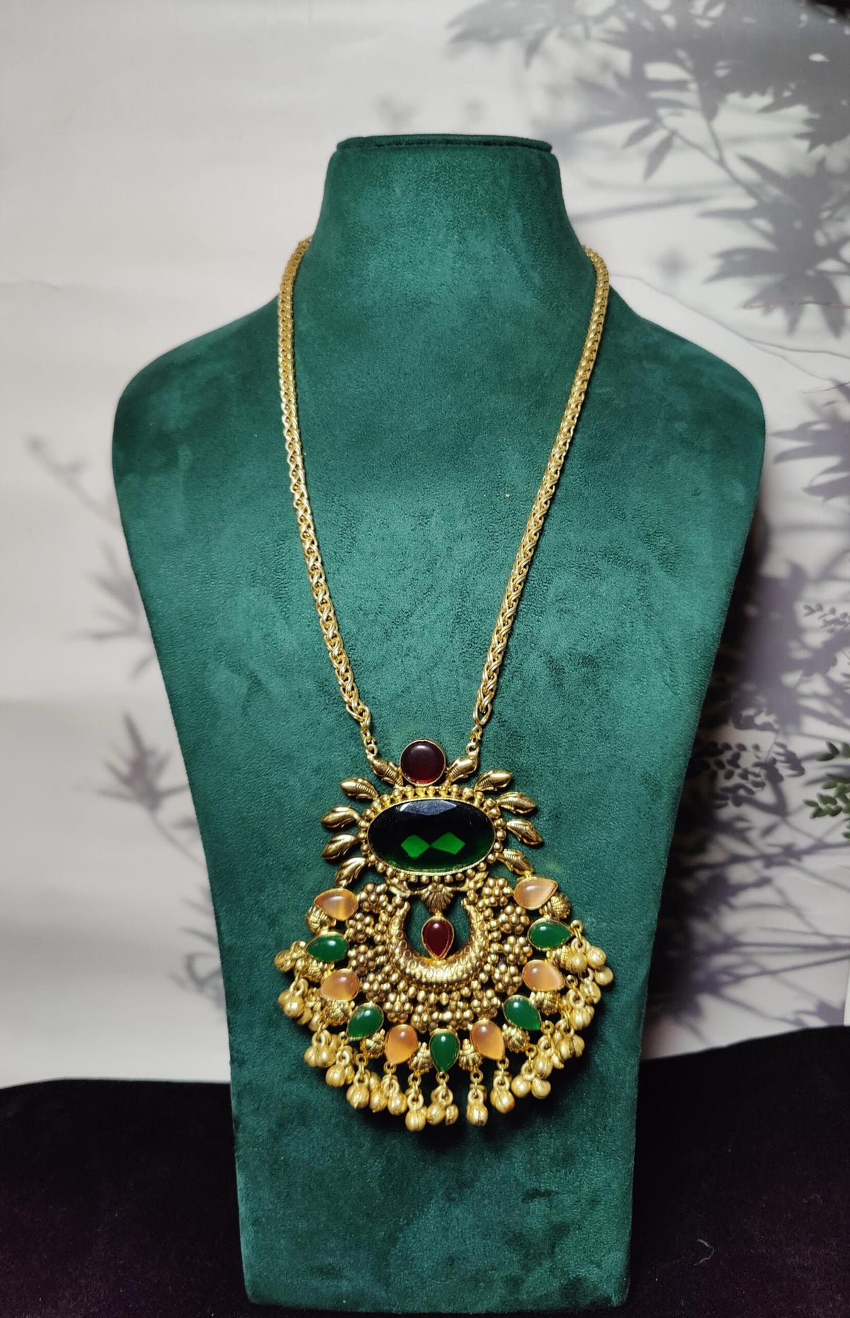Akshi pendant image 1