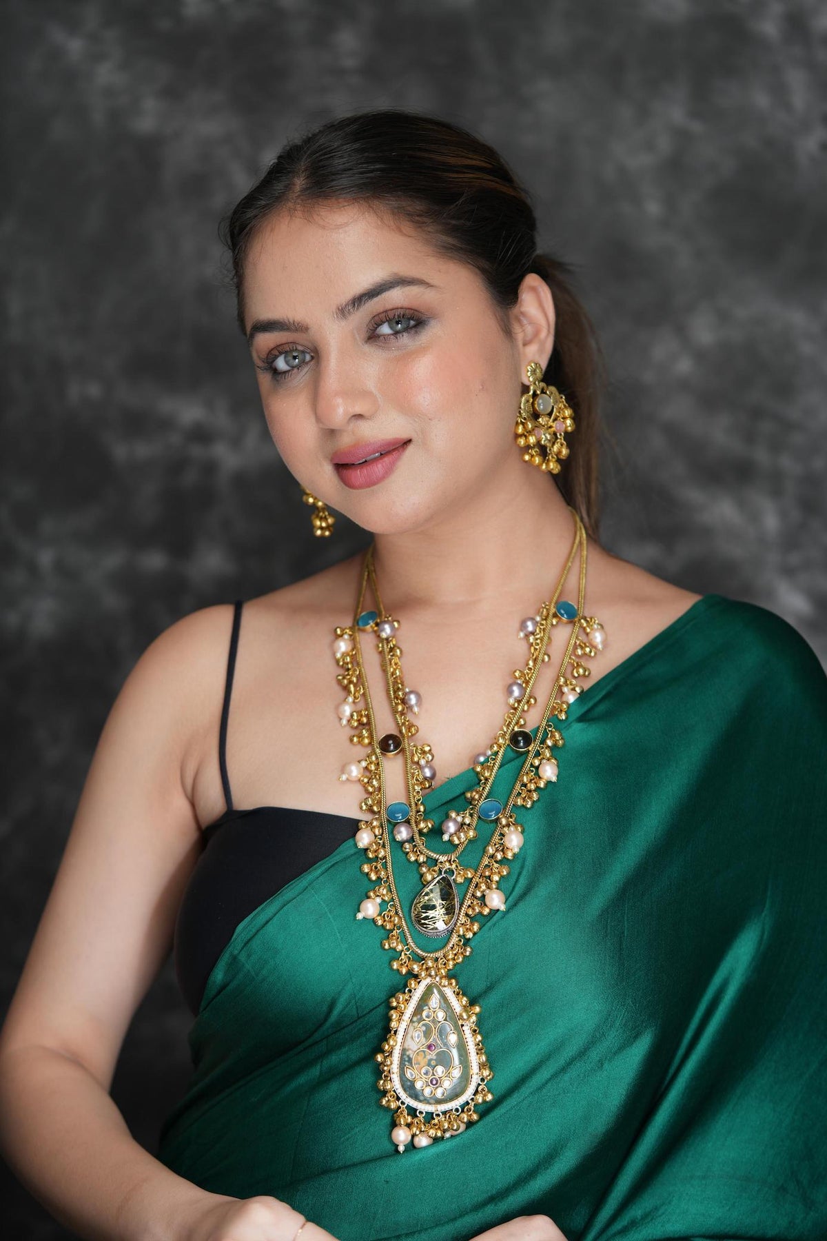 Double layered neckpiece with earrings image 6