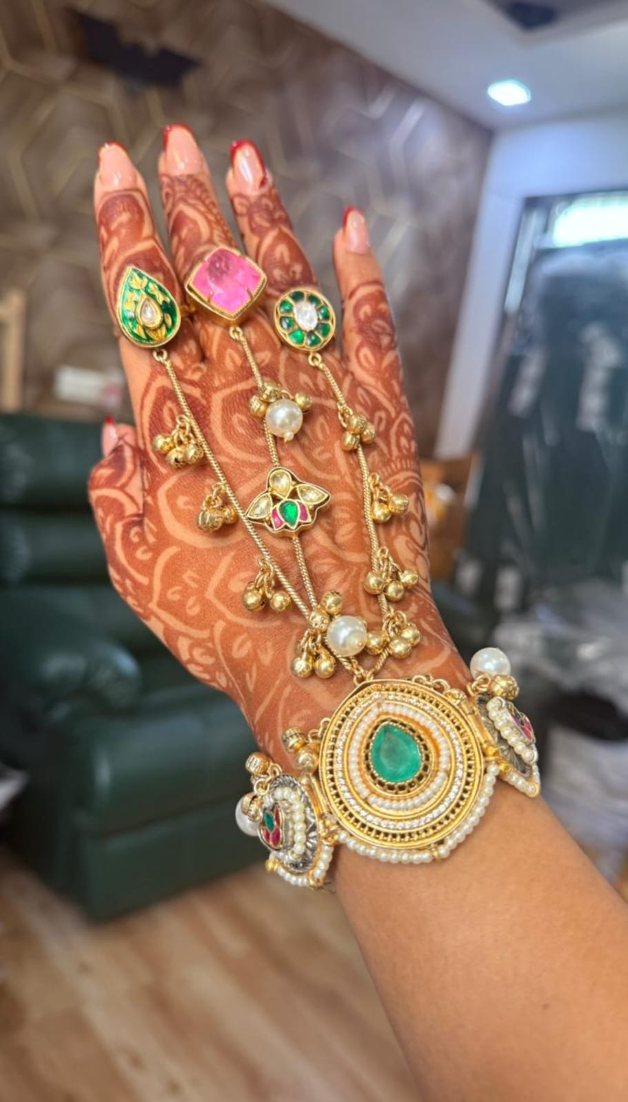 Eraya Hathphool image 3