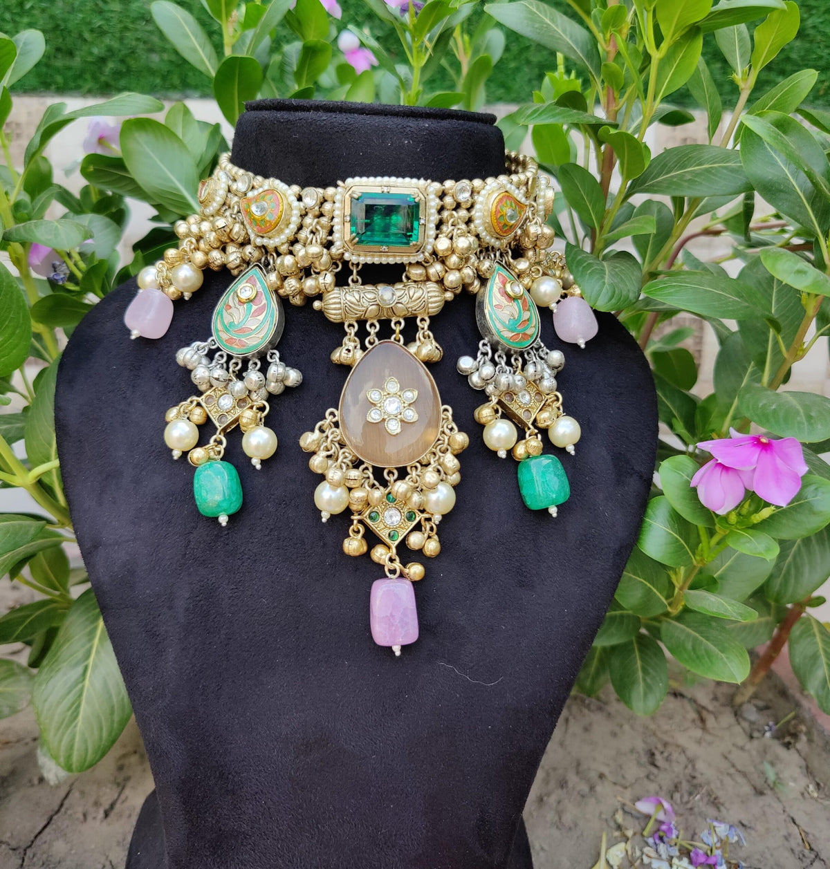 Pria neckpiece image 0