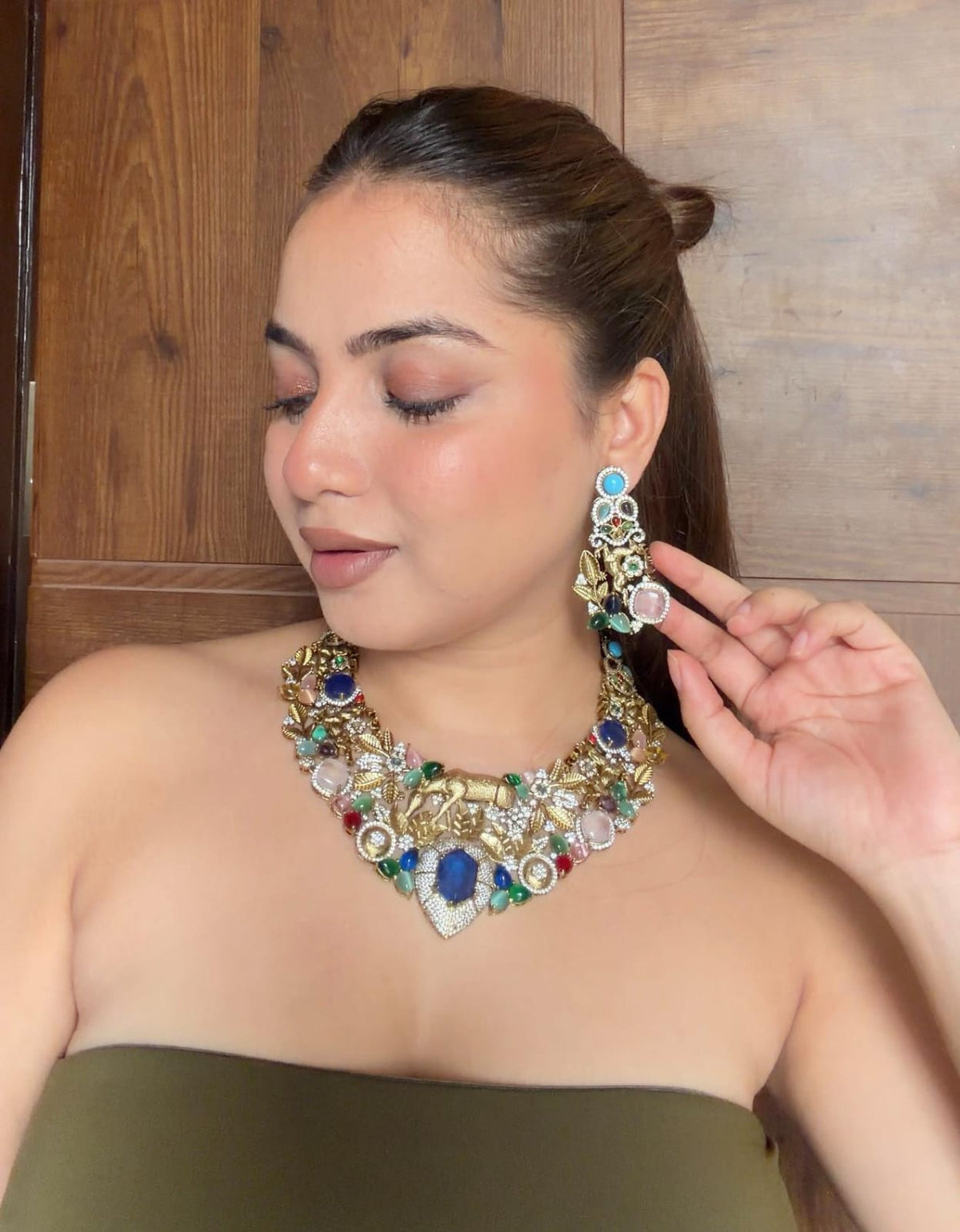 Vantara Neckpiece with earrings 1.0 image 1