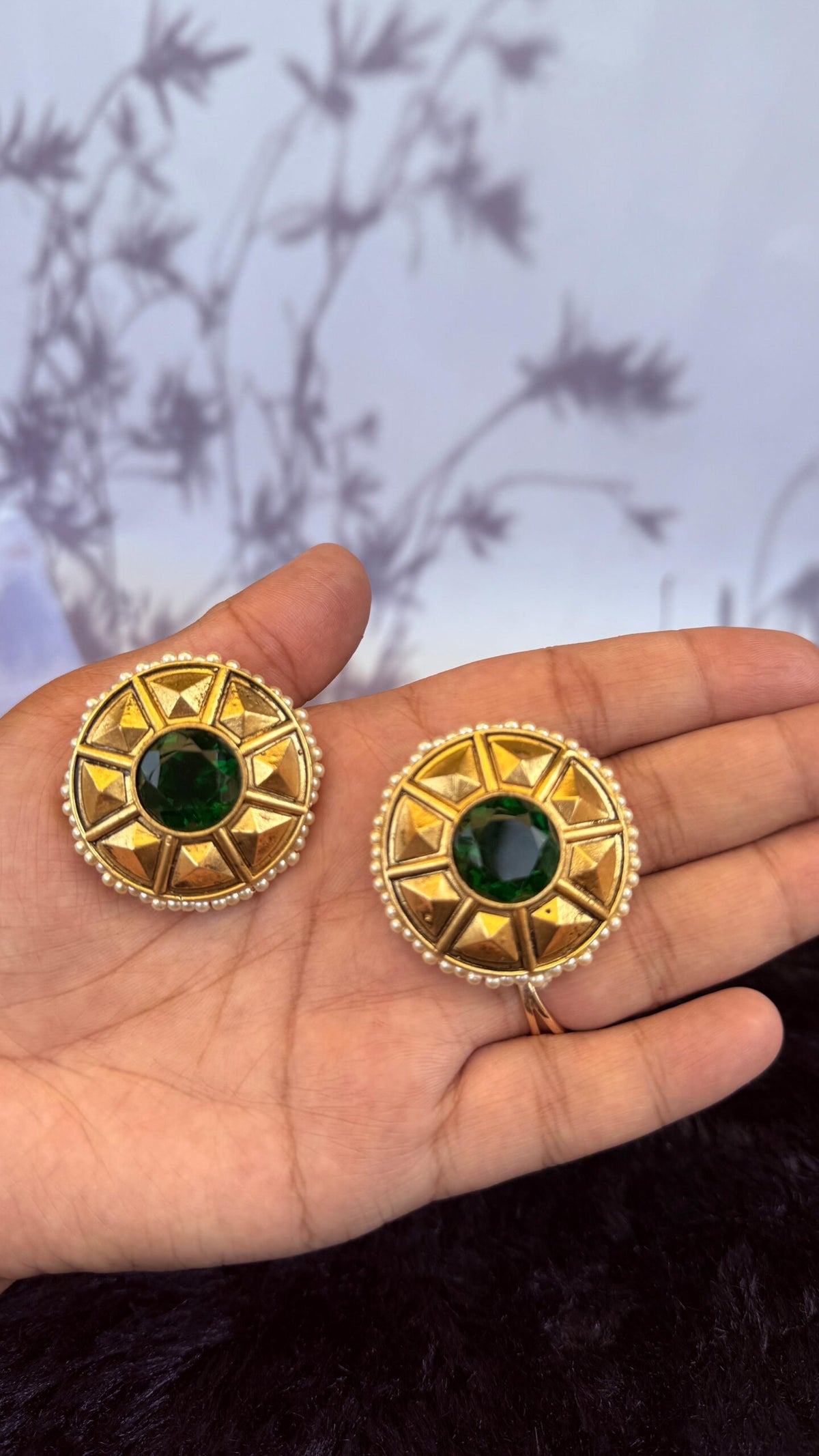 Studs5- dark green colour image 0