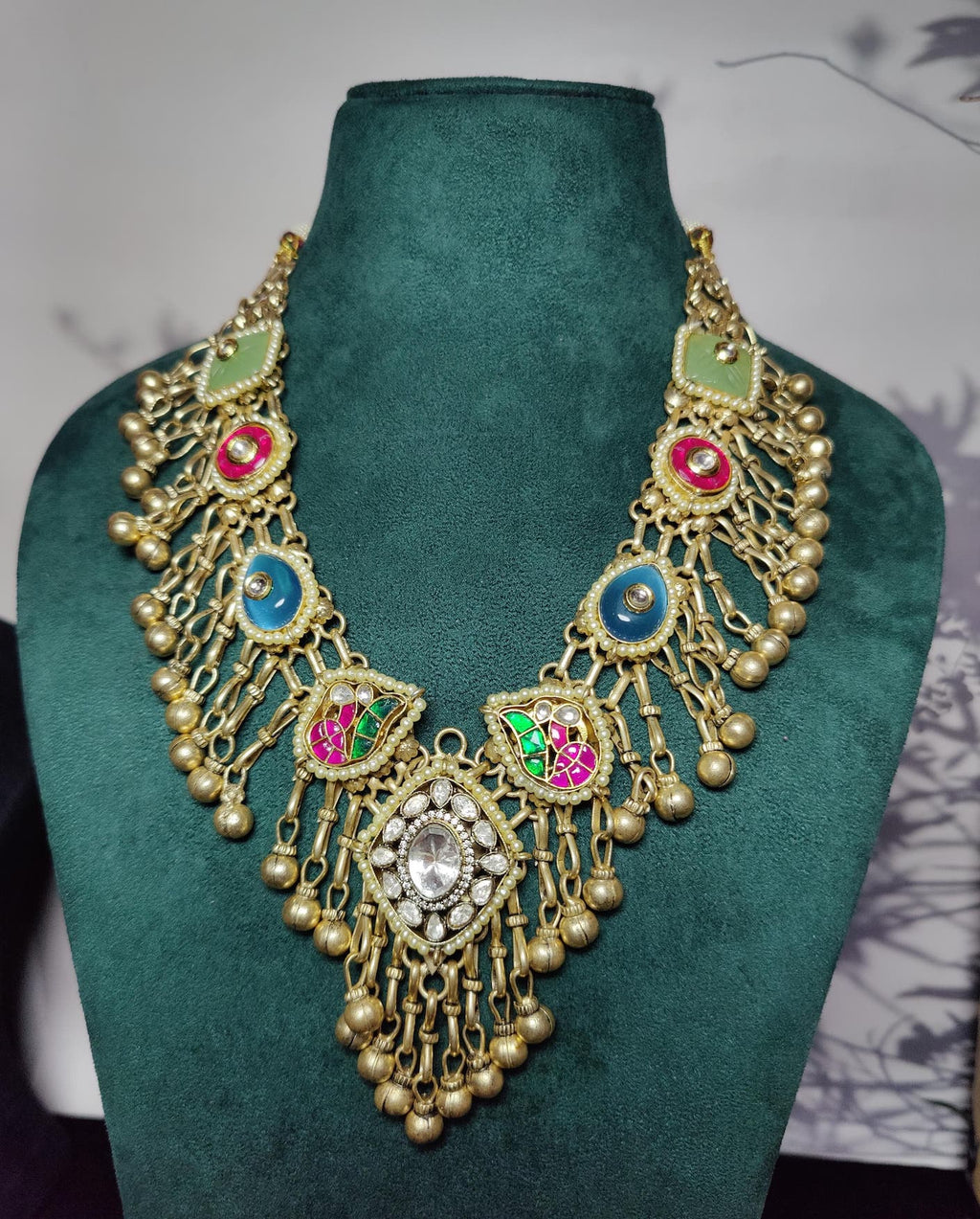 Varun Long haar -blue and light green image 1