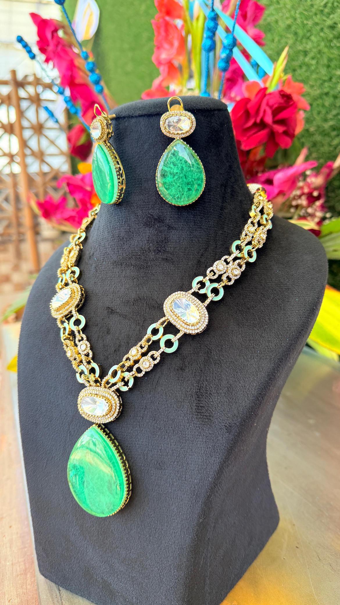 Royal Neckpiece with earrings image 1