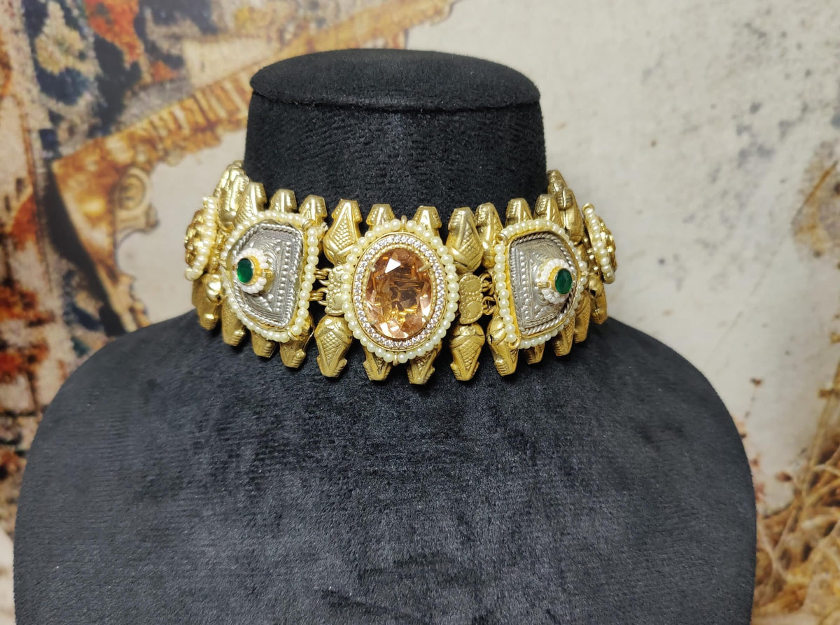 Mehek choker - Brown image 0