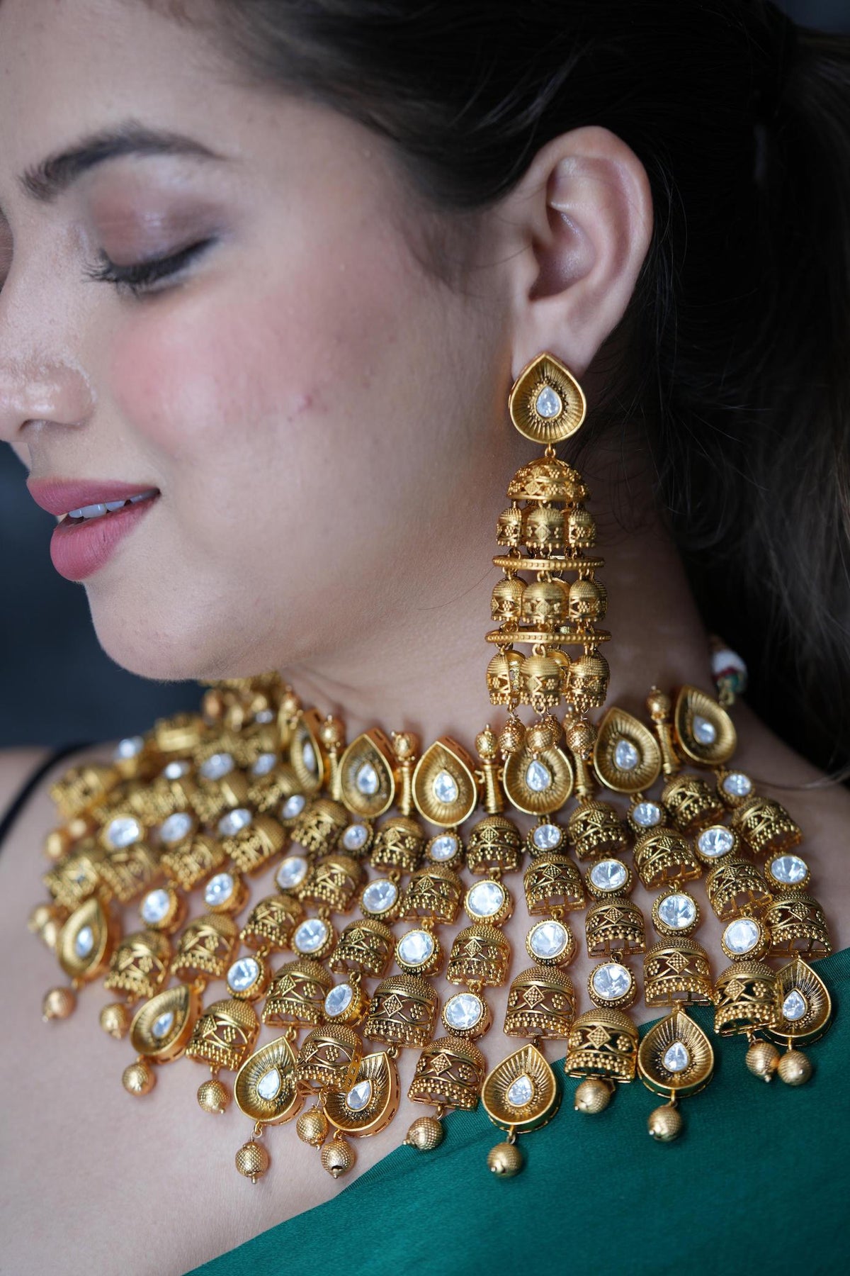 Maharani polki set with mangtikka- Temple gold finish image 3