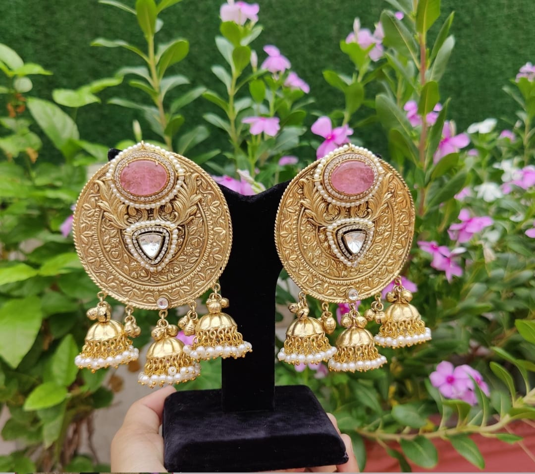 Gauhar Earrings - Pink image