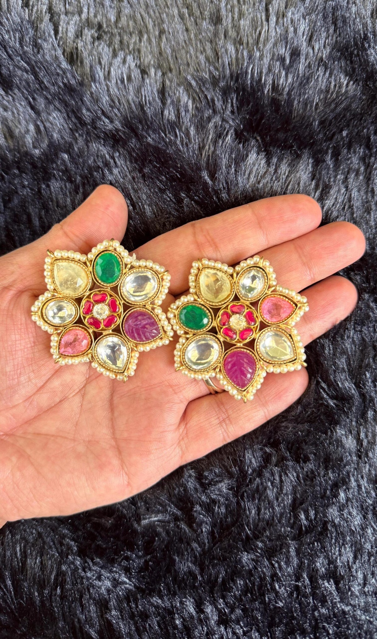 Studs53- Multicolour image 0