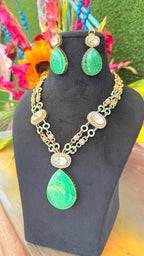 Royal Neckpiece with earrings image 0