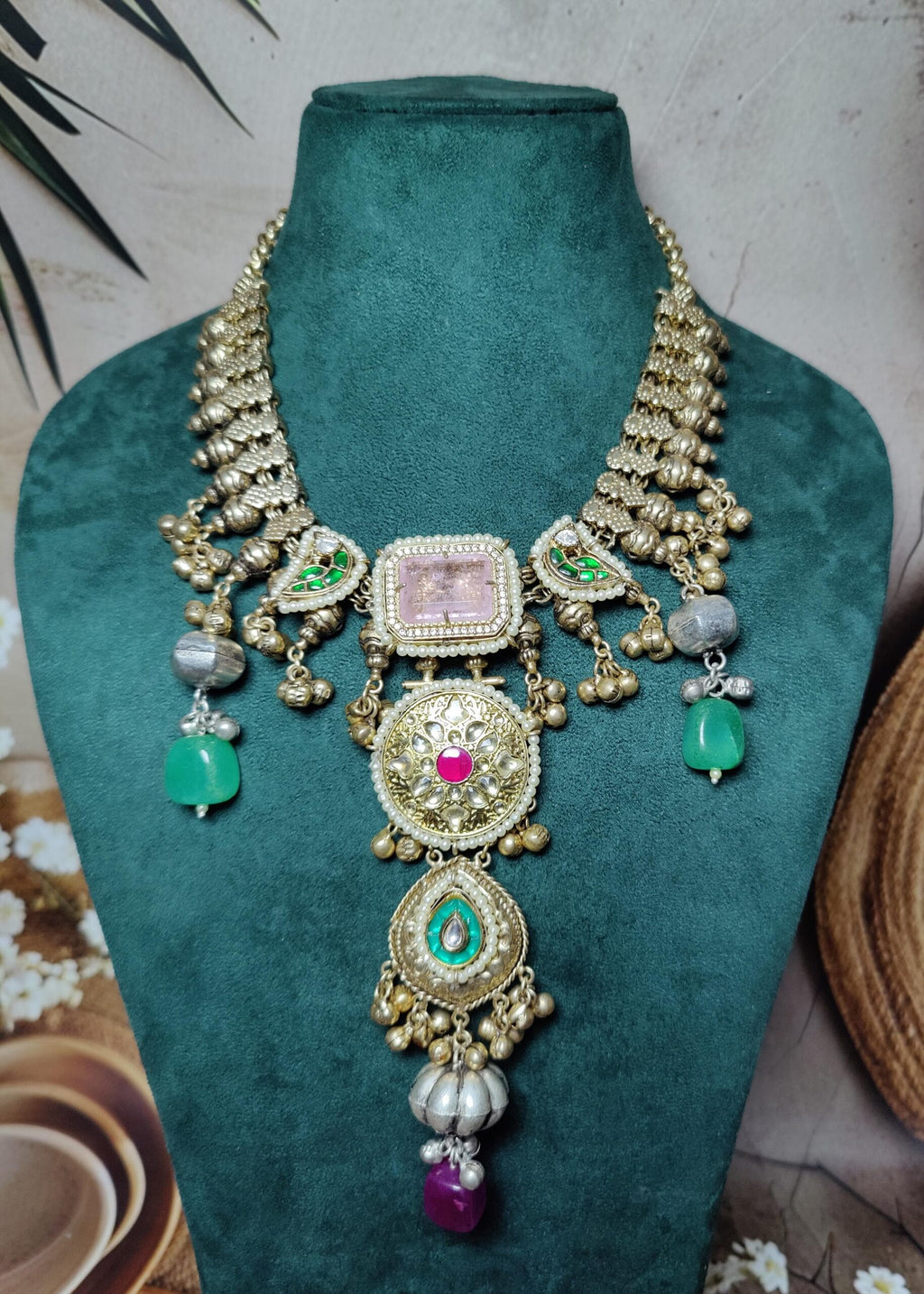 Arush neckpiece image 1