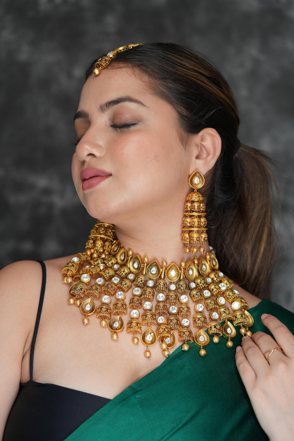 Maharani polki set with mangtikka- Temple gold finish image 11