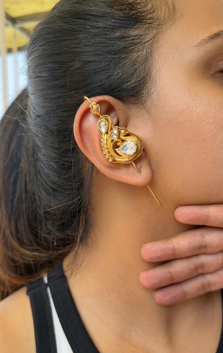 Bakshua Earcuff - White image