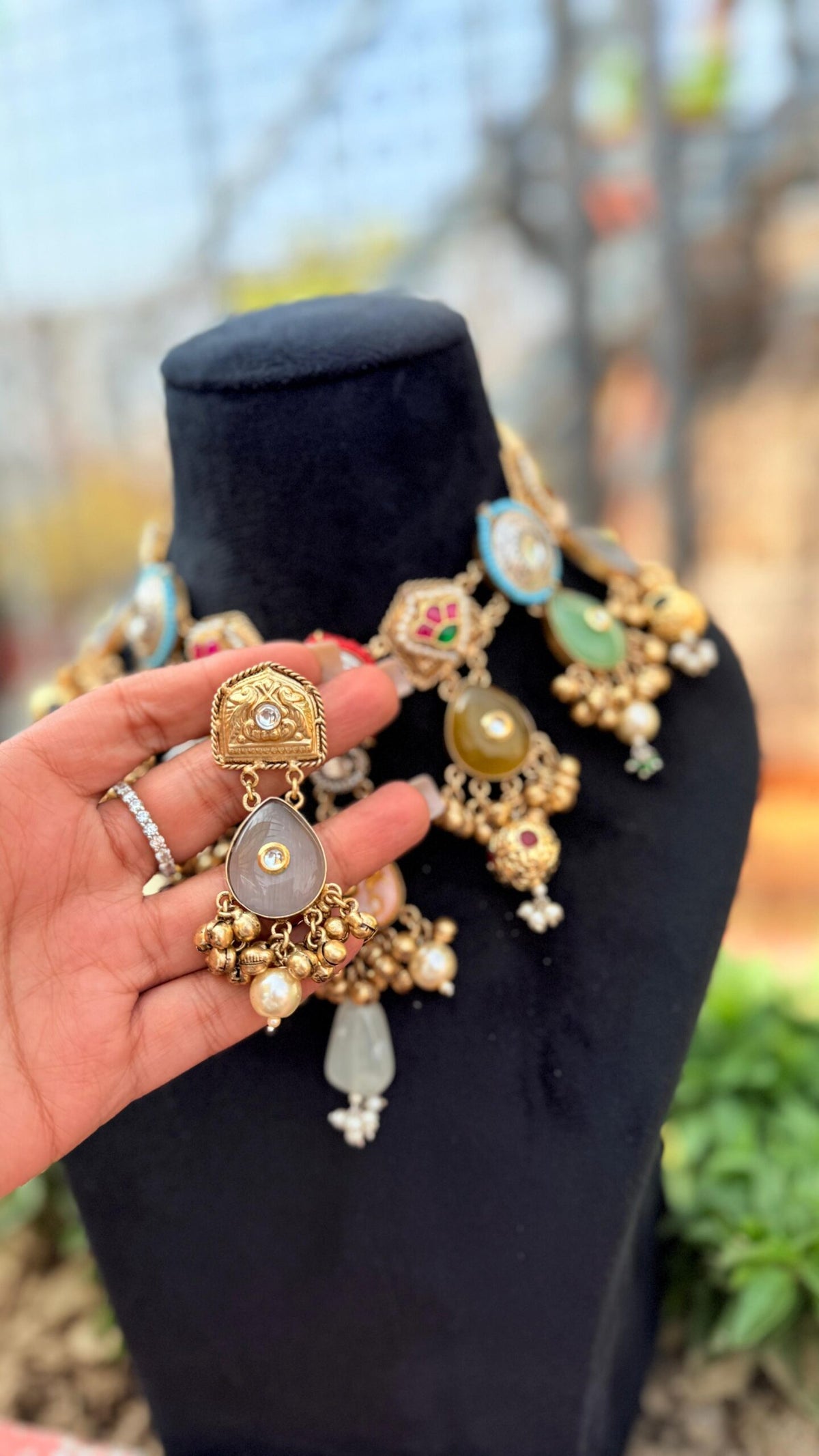 Milli Neckpiece image 1