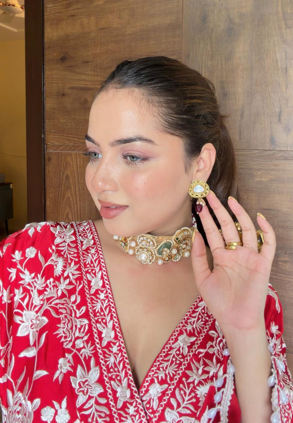 Uditi choker