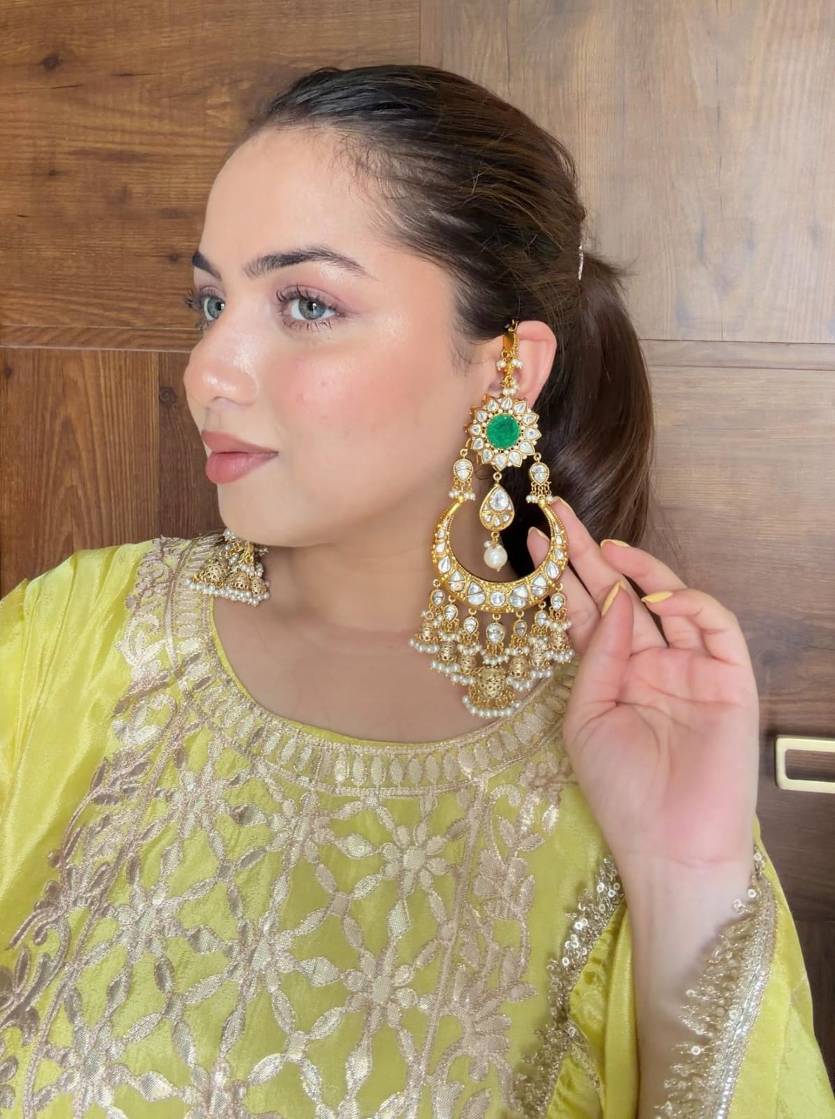 Mahnoor jhumka