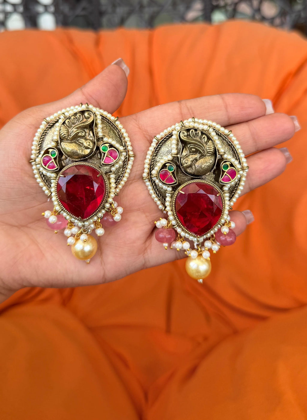 Arya studs