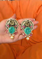 Arya studs