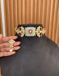 Safa choker