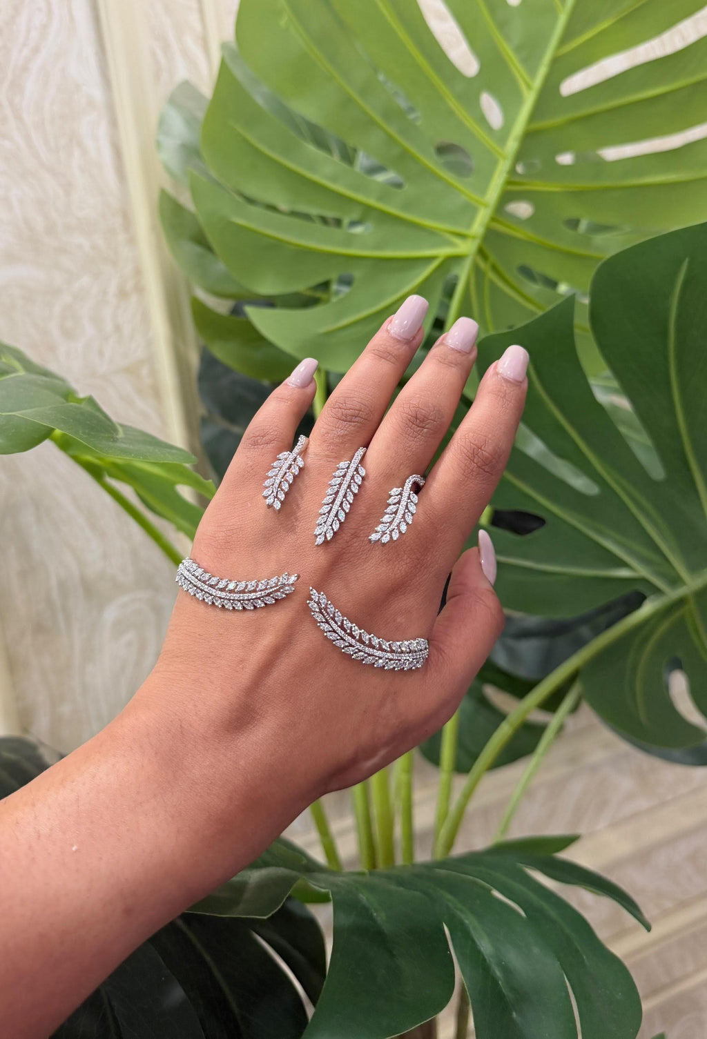 Flirtini Ring + hand harness combo