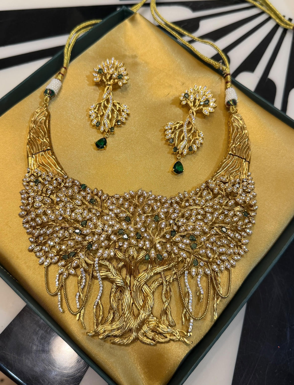 The Royal Banyan Tree Set