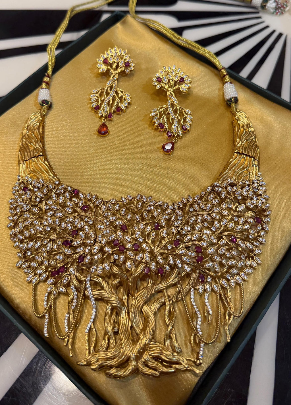 The Royal Banyan Tree Set