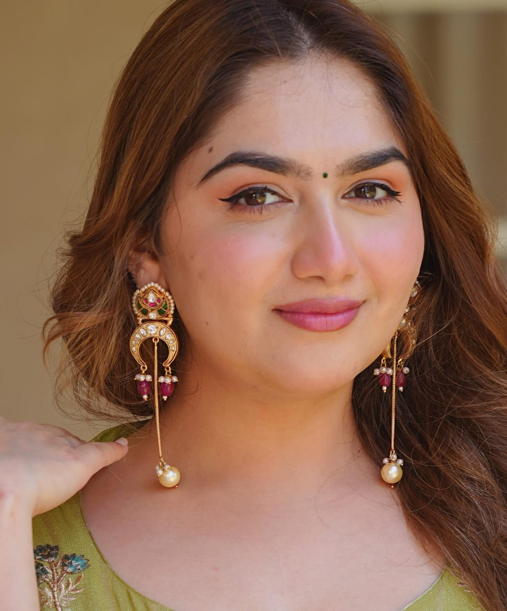 Binni Earrings - Dark Green and White image