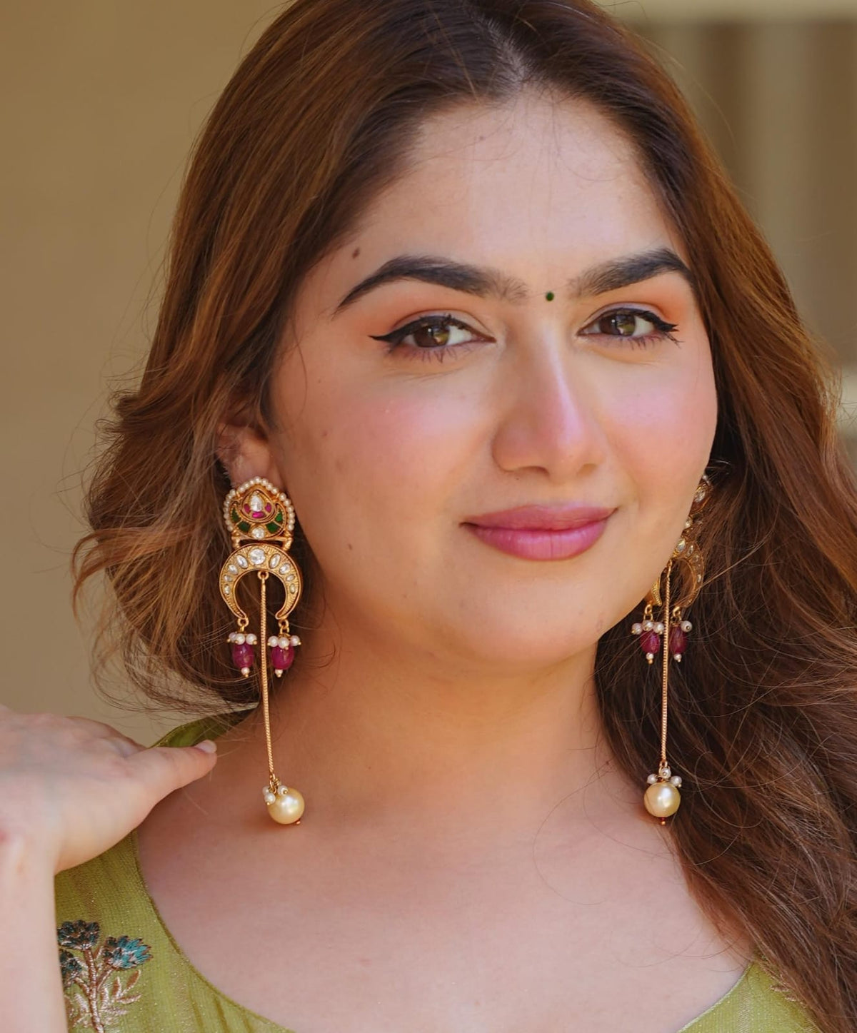 Binni Earrings - Dark Green and White image