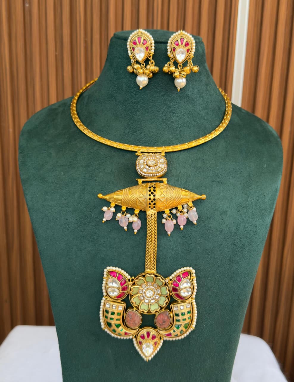 Surya Hasli With Earrings image 5