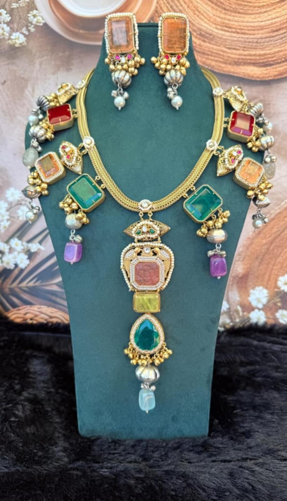 Aarika Neckpiece image 3