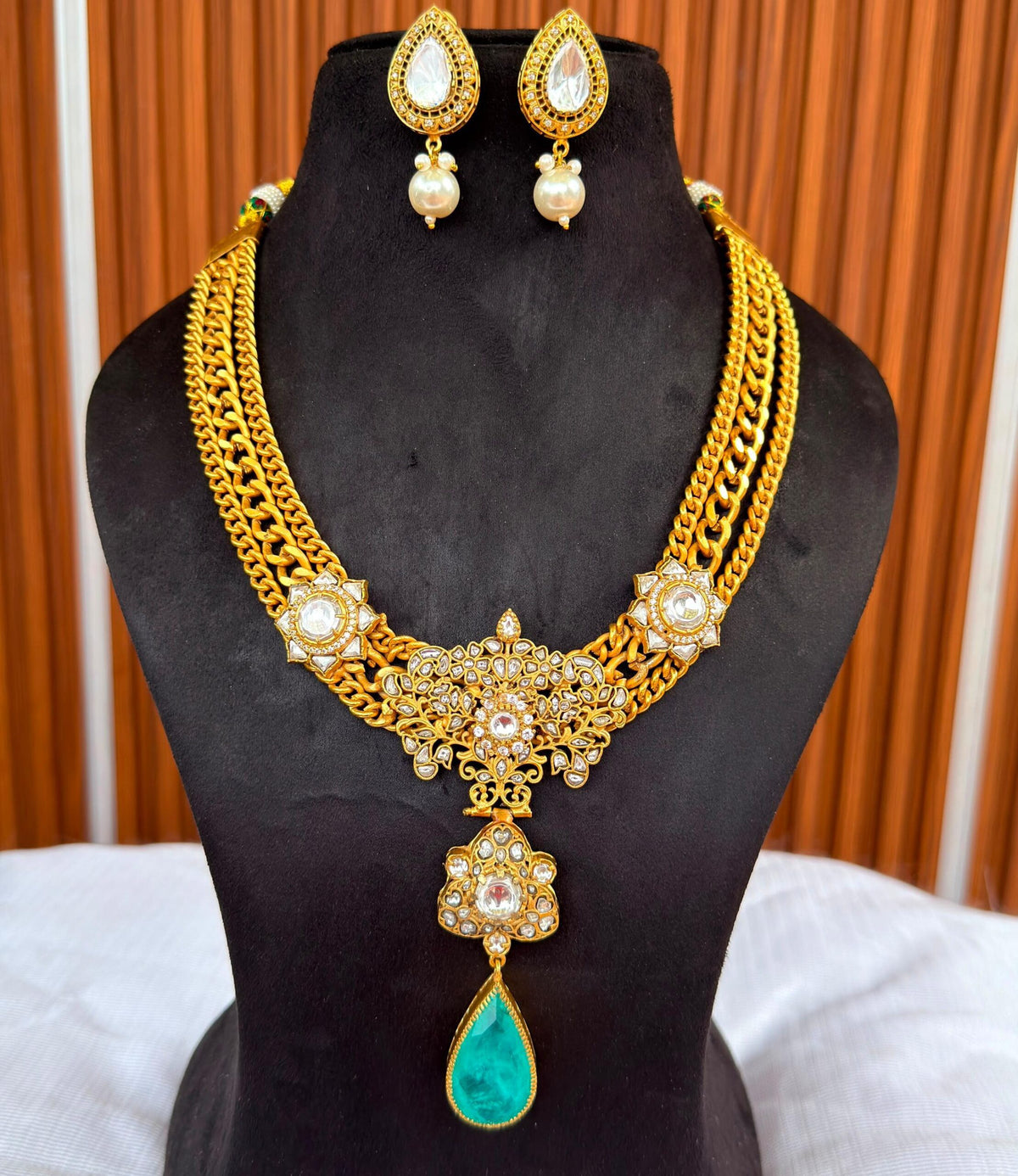 Sridevi Neckpiece with earrings - Light Green image