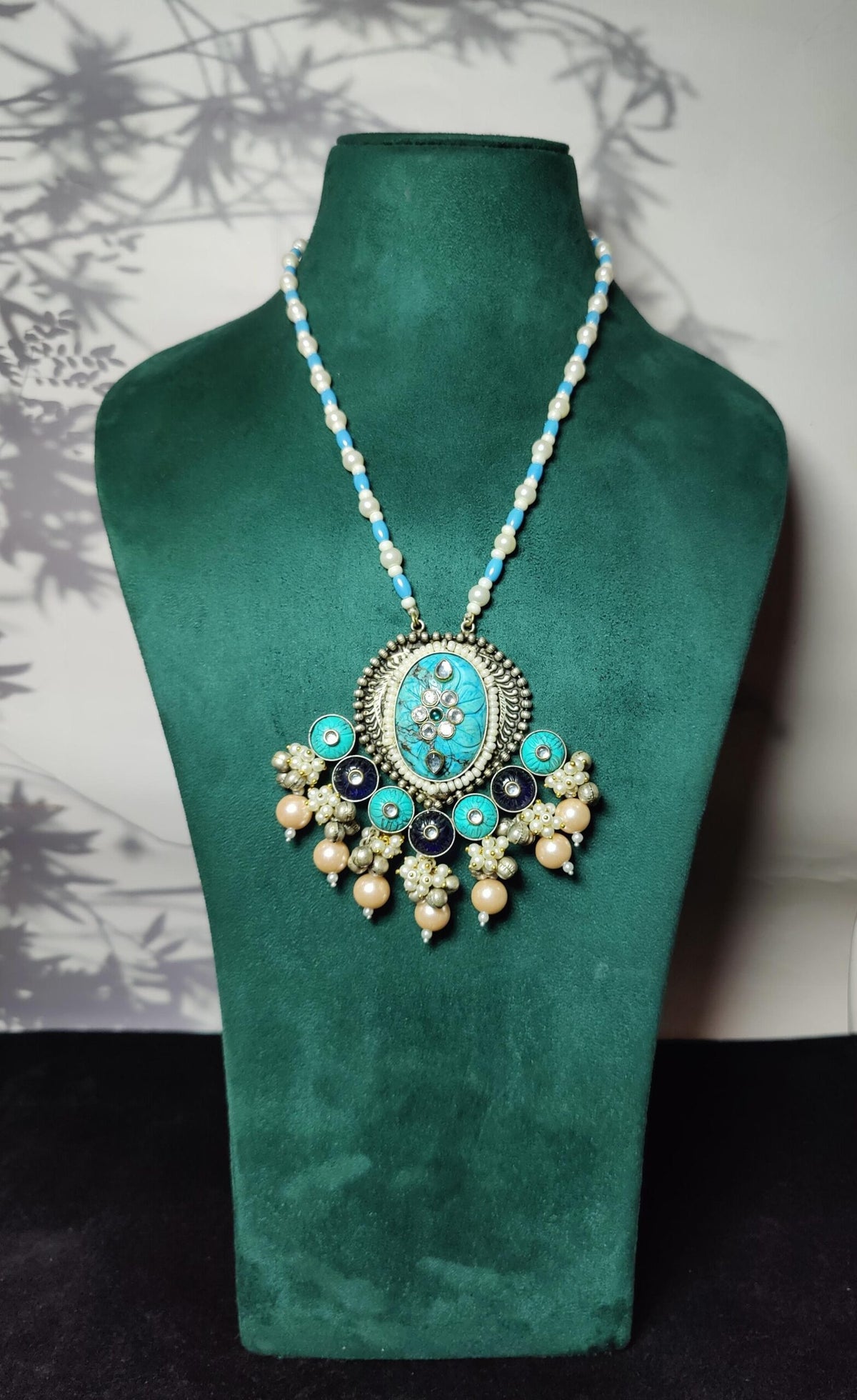 Naina pendant image 1