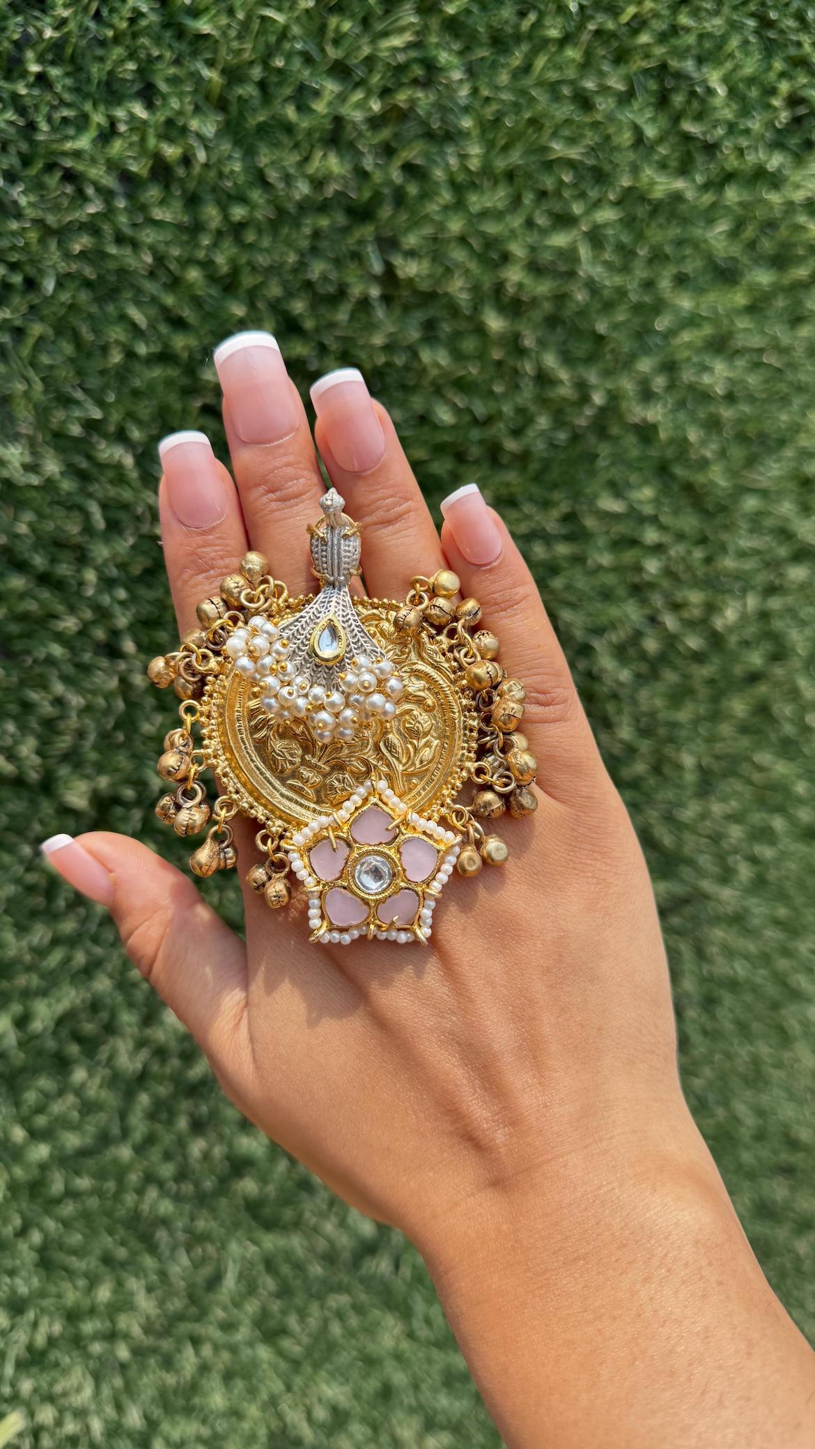 Peacock ring- Baby pink image 1