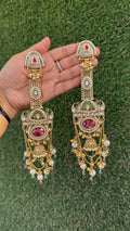Yashoda earrings - Hot pink image 0
