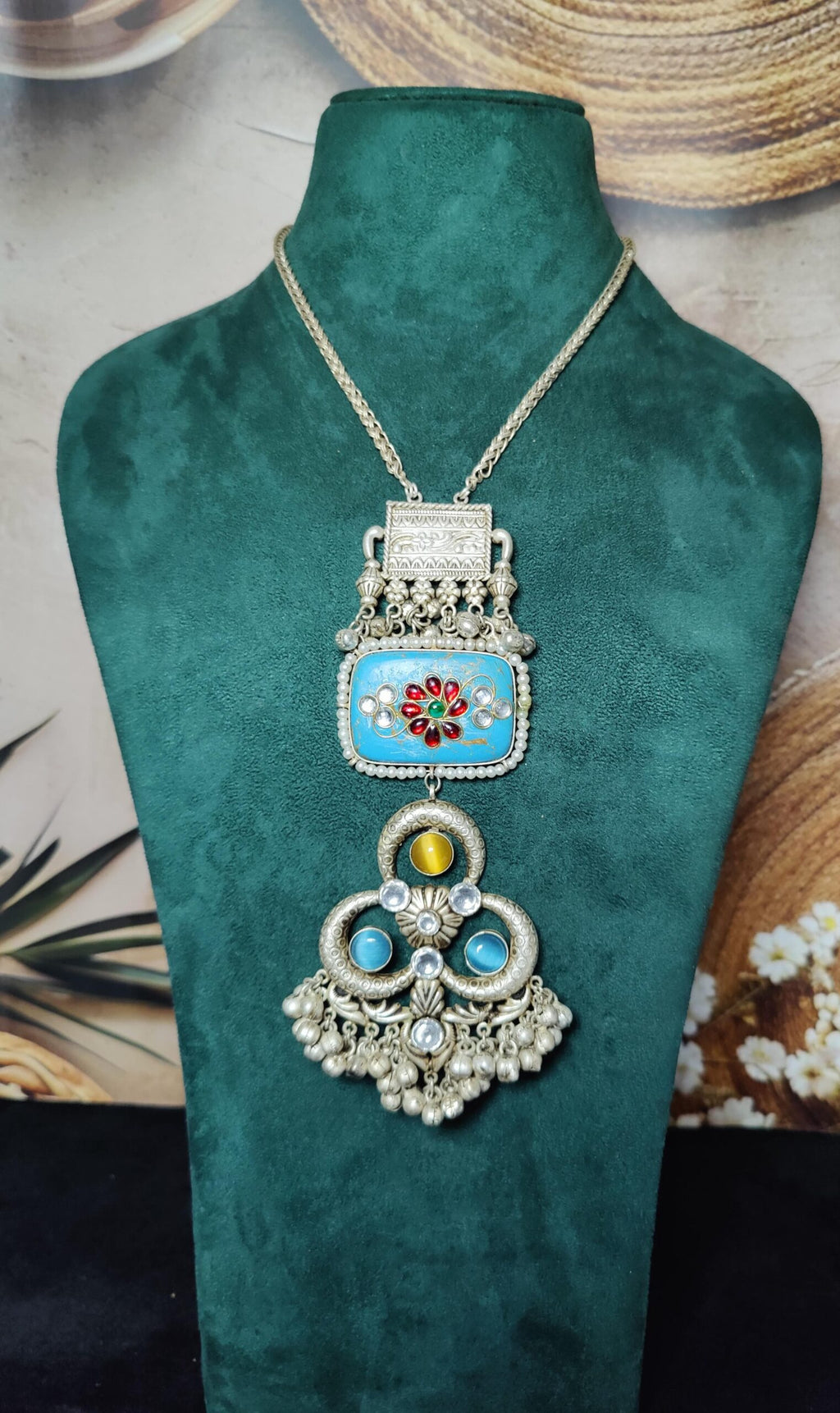 Aarna pendant image 1
