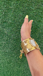 Geeta3 handcuff image 1