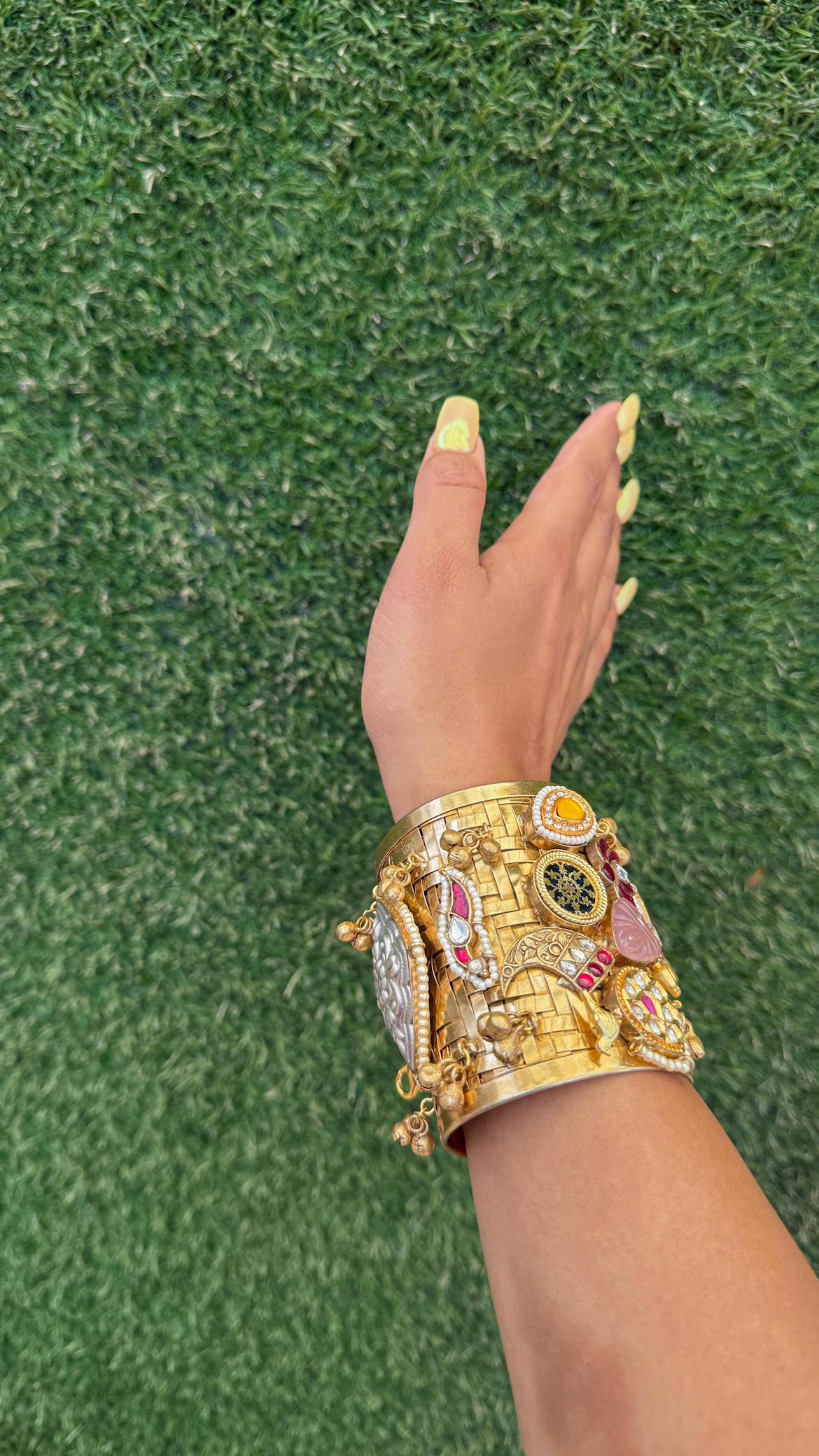 Aadya2 handcuff image 1