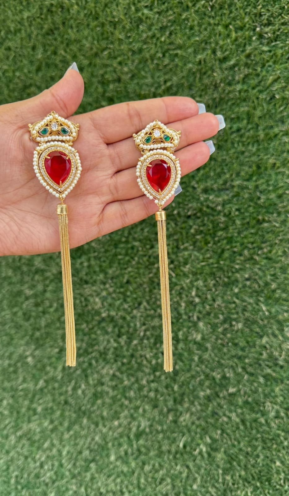 Falak tassle earrings - Red image