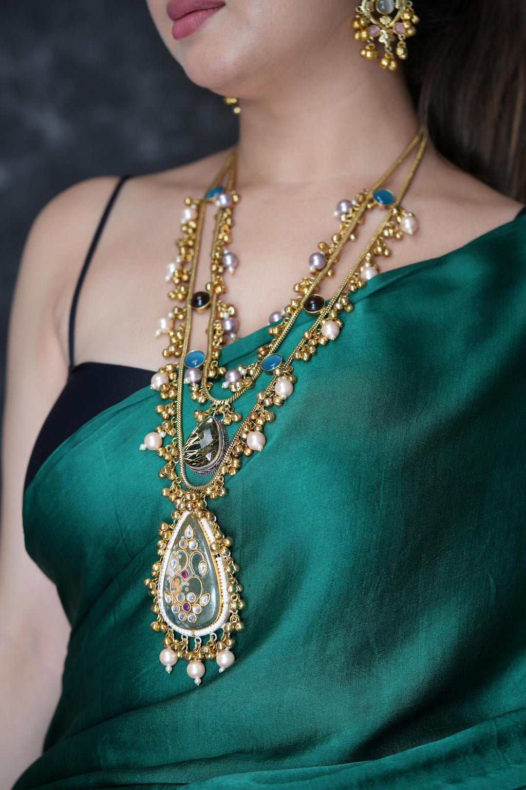 Double layered neckpiece with earrings image 4